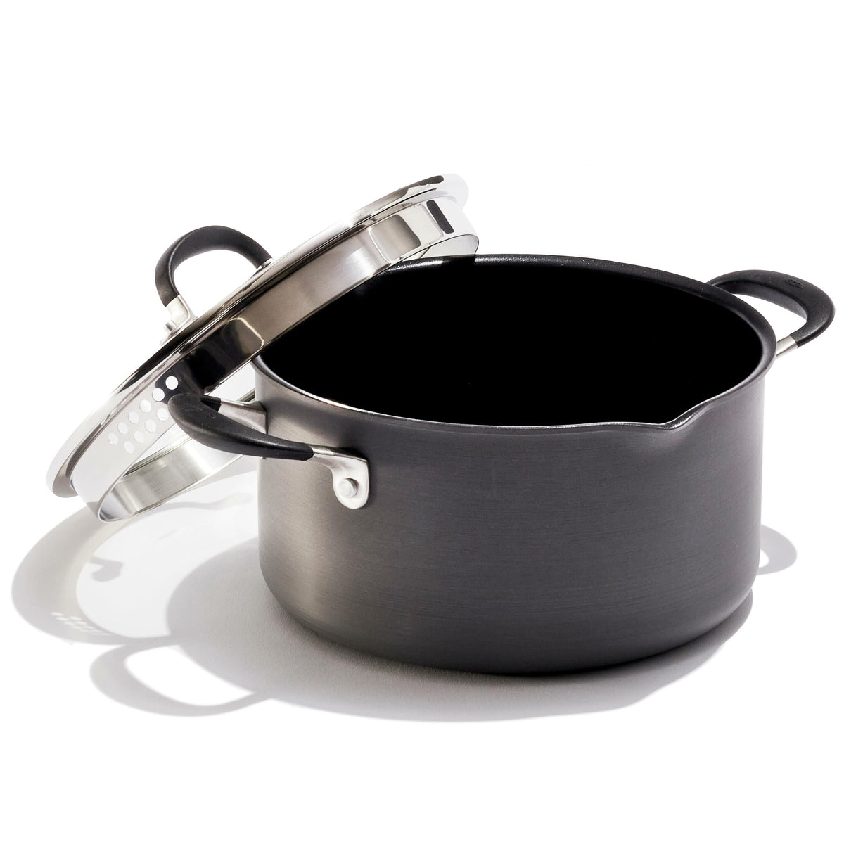 non-stick-6-quart-stock-pot-with-lid-z2 oxo_6qstockpot_product_1_.jpg