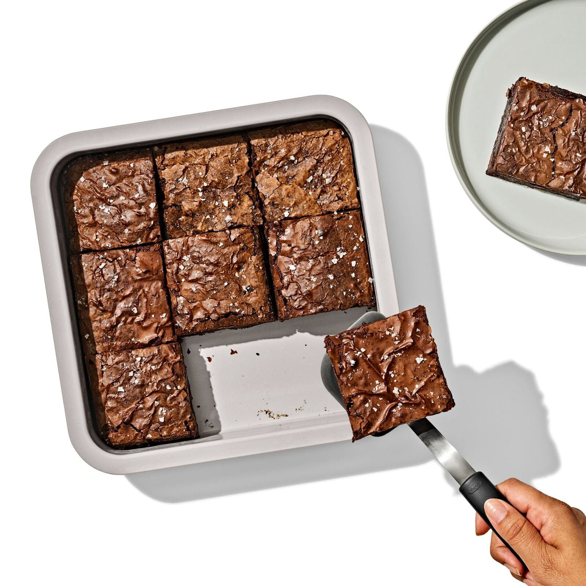 non-stick-pro-ceramic-coated-metal-bakeware-9-square-cake-pan-storm-blue-d2 oxo_9in-square-cake-pan_pdp_03.jpg