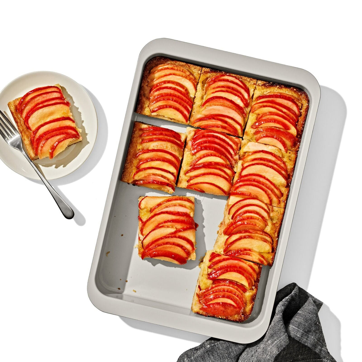 non-stick-pro-ceramic-coated-metal-bakeware-9-x-13-cake-pan-storm-blue-i7 oxo_9x13-cake-pan_pdp_01.jpg