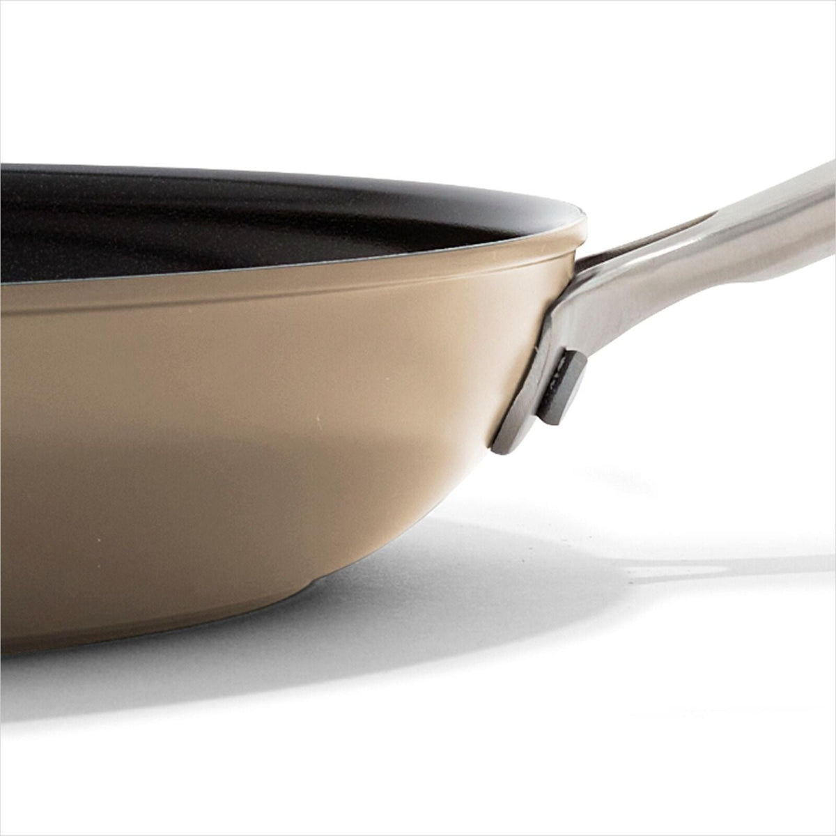 oxo-enhanced-non-stick-12-inch-frypan-with-lid-m4 oxo_cc010460-001_enhanced-nonstick-12in-fry-pan-lid-biscuit_pdp_03.jpg