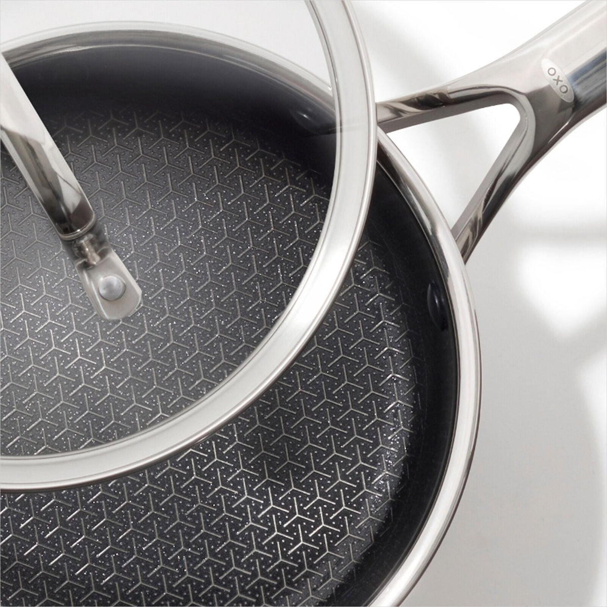 trident-hybrid-non-stick-stainless-steel-2-5-qt-saucepan-with-lid-g4 oxo_cc010465-001_trident-2p5qt-sauce_ss_pdp_03.jpeg