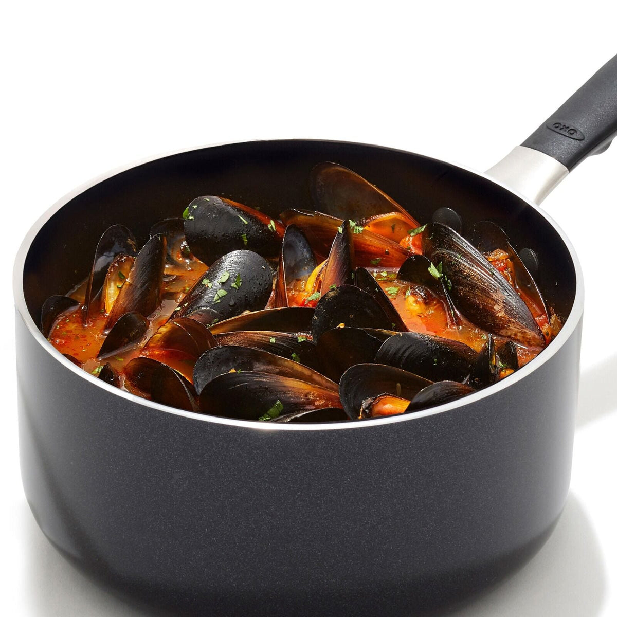non-stick-pro-every-day-1-6-qt-saucepan-with-lid-c5 oxo_cc010467-001_nonstick-everyday-1p6qt-saucepan_pdp_02.jpg