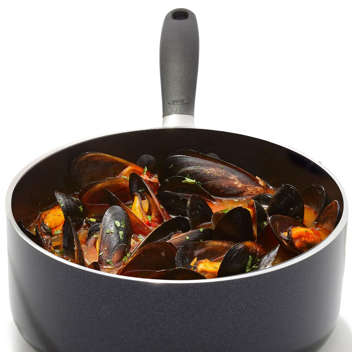 non-stick-pro-every-day-1-6-qt-saucepan-with-lid-c5 oxo_cc010467-001_nonstick-everyday-1p6qt-saucepan_pdp_05.jpg