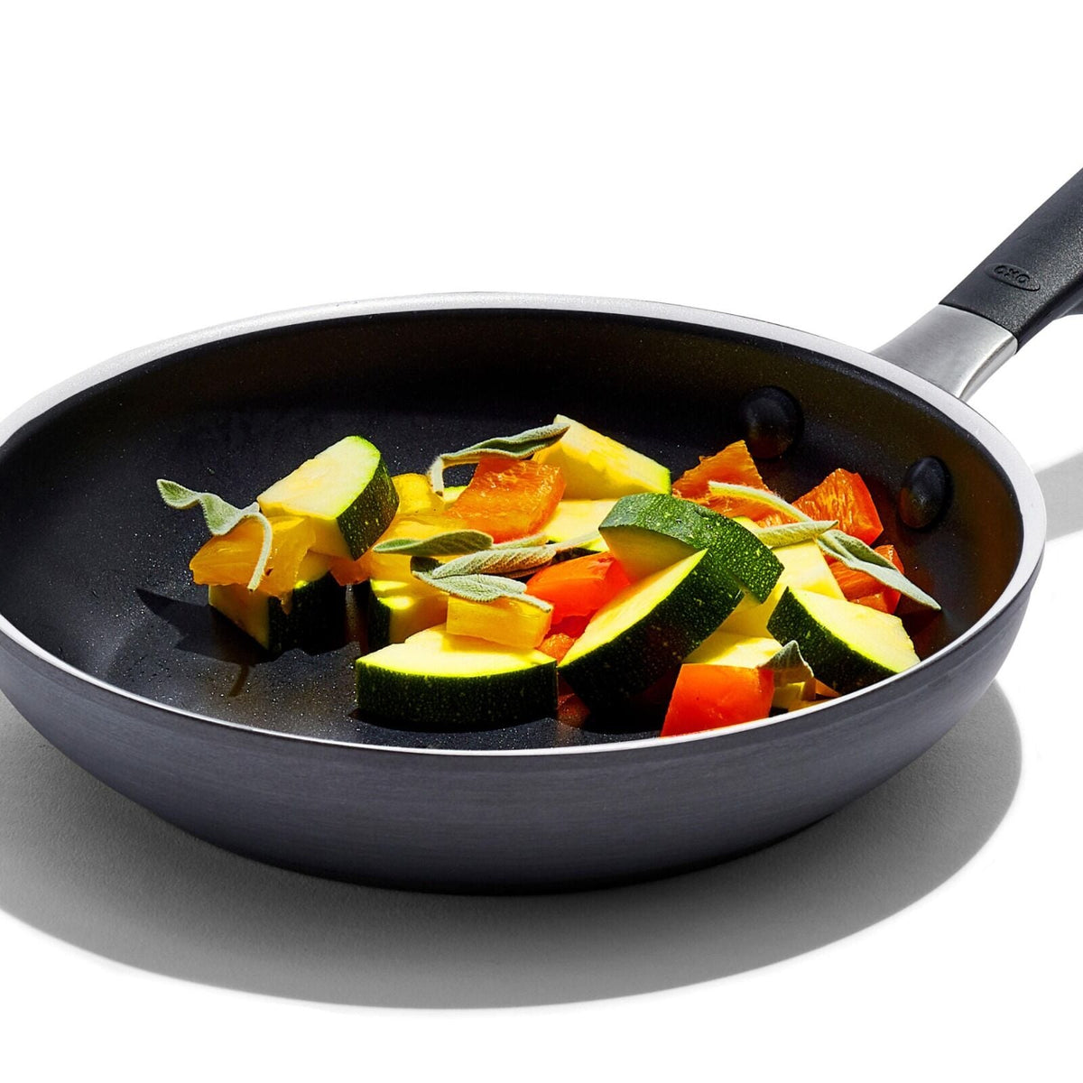 non-stick-pro-every-day-8-inch-frypan-d2 oxo_cc010468-001_nonstick-everyday-8in-fry-pan_pdp_03.jpg
