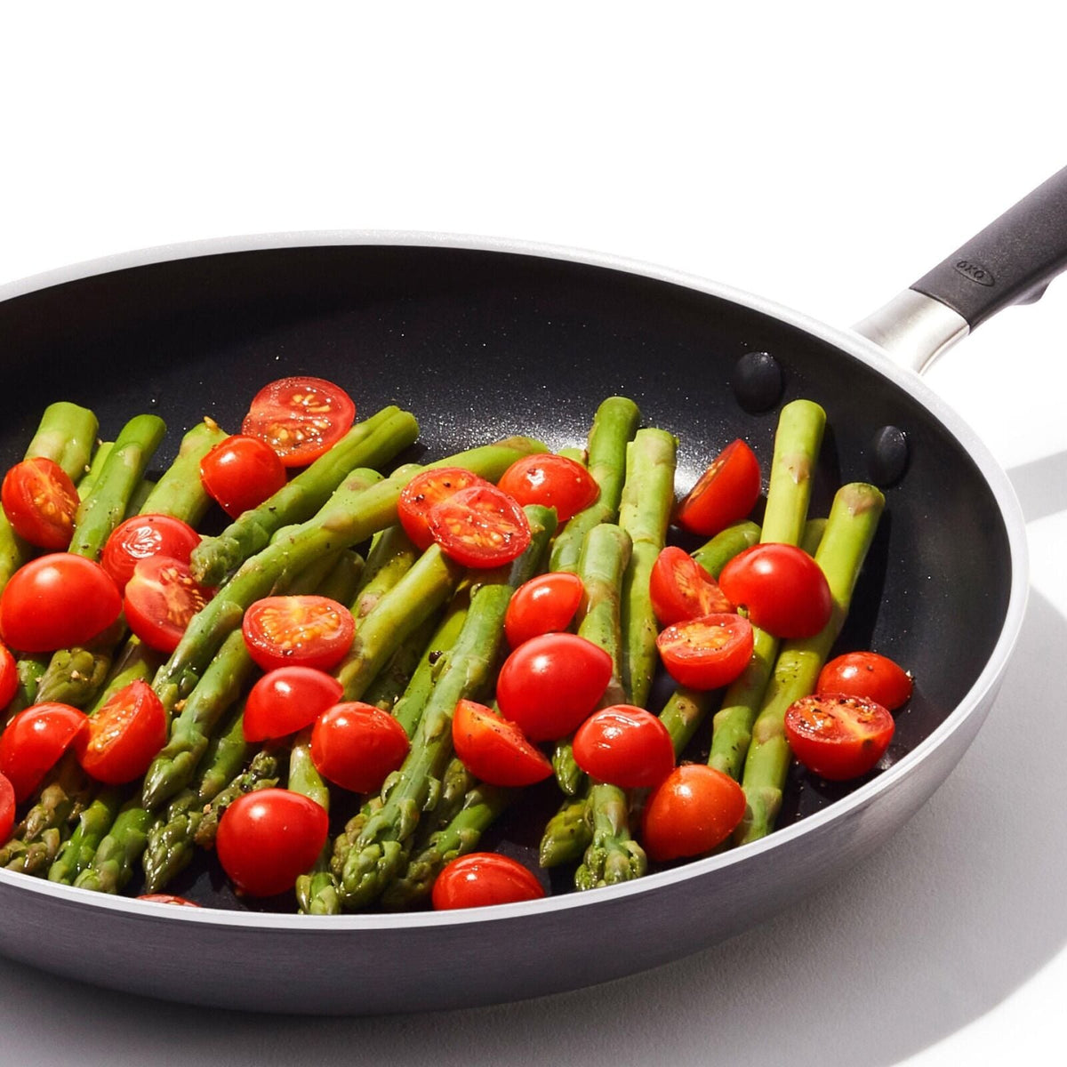 non-stick-pro-every-day-12-inch-frypan-t1 oxo_cc010470-001_nonstick-everyday-12in-fry-pan_pdp_05.jpg