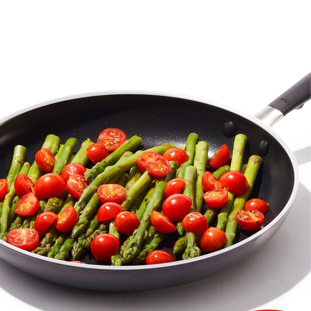 non-stick-pro-every-day-12-inch-frypan-with-lid-r9 oxo_cc010471-001_nonstick-everyday-12in-fry-pan-w-lid_pdp_03.jpg