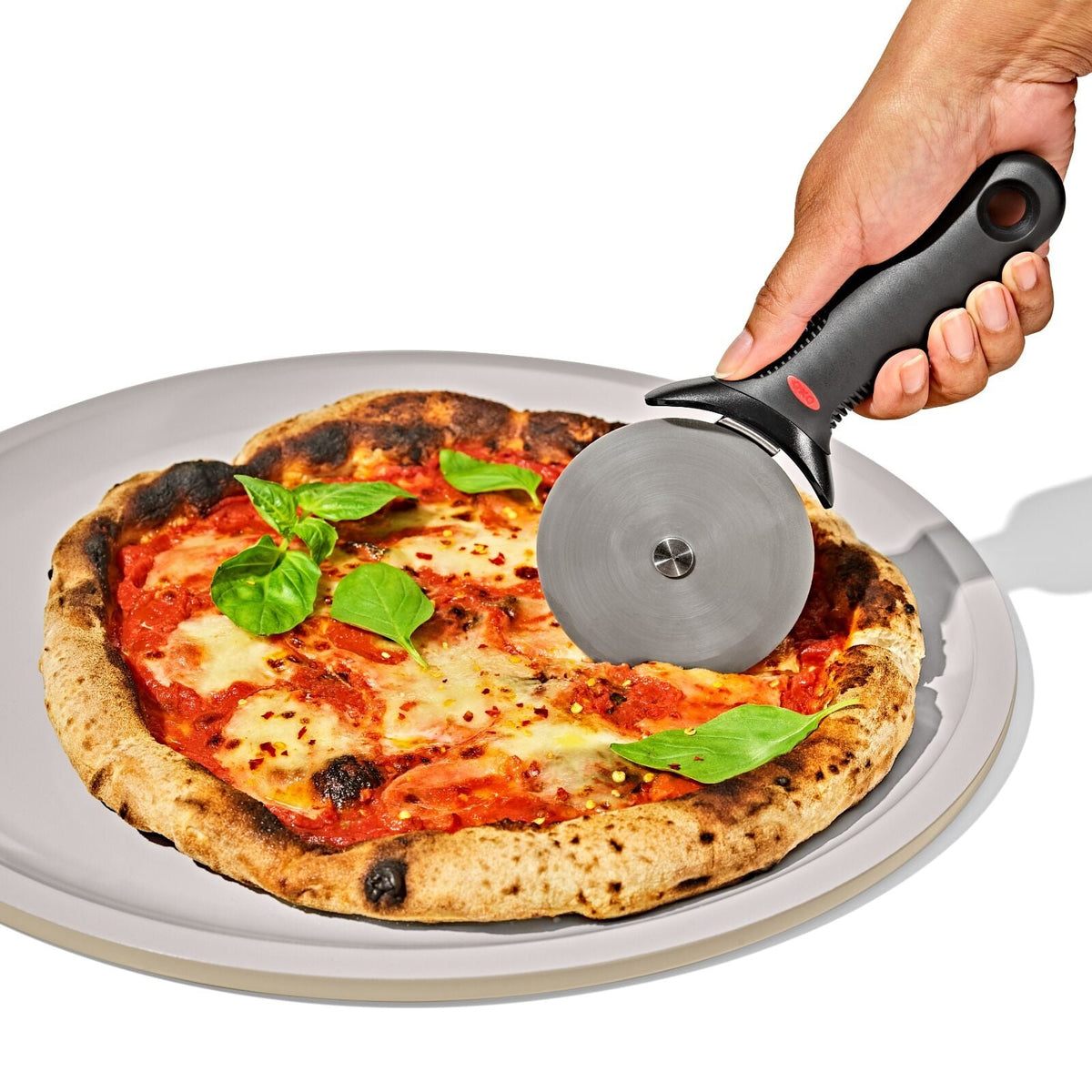 non-stick-pro-ceramic-coated-metal-bakeware-15-pizza-pan-k4 oxo_gg_11413500_15in-pizza-pan-biscuit_pdp_02.jpg
