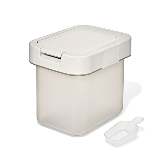 oxo-pet-airtight-food-container-with-scoop-small-n7 pet_7301700_airtight-food-container-small_apdp_00_main.jpg