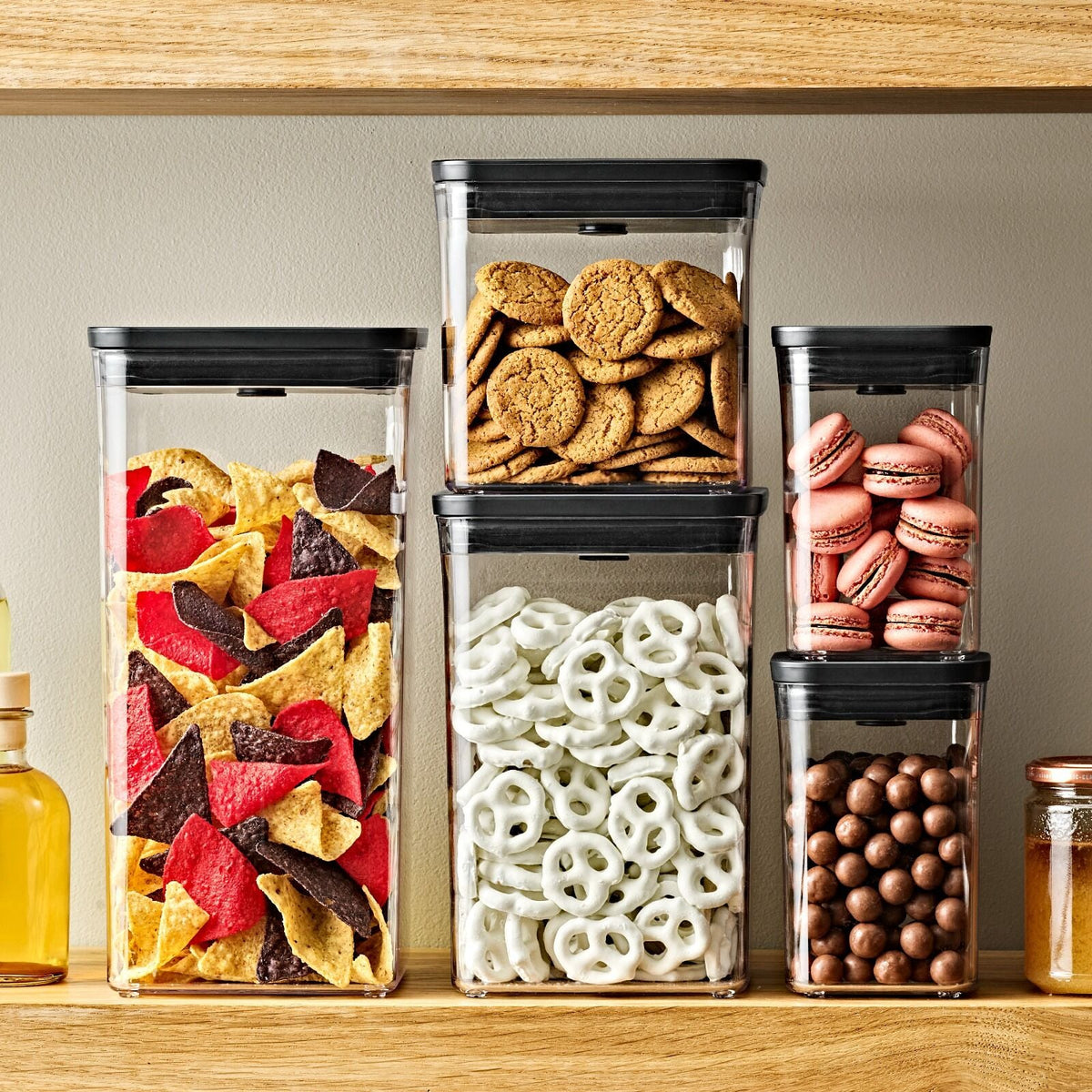 pop-container-big-square-short-2-8-qt-2-6-l-w4 pop-matte-neutrals-black_pdp_01_2_.jpg