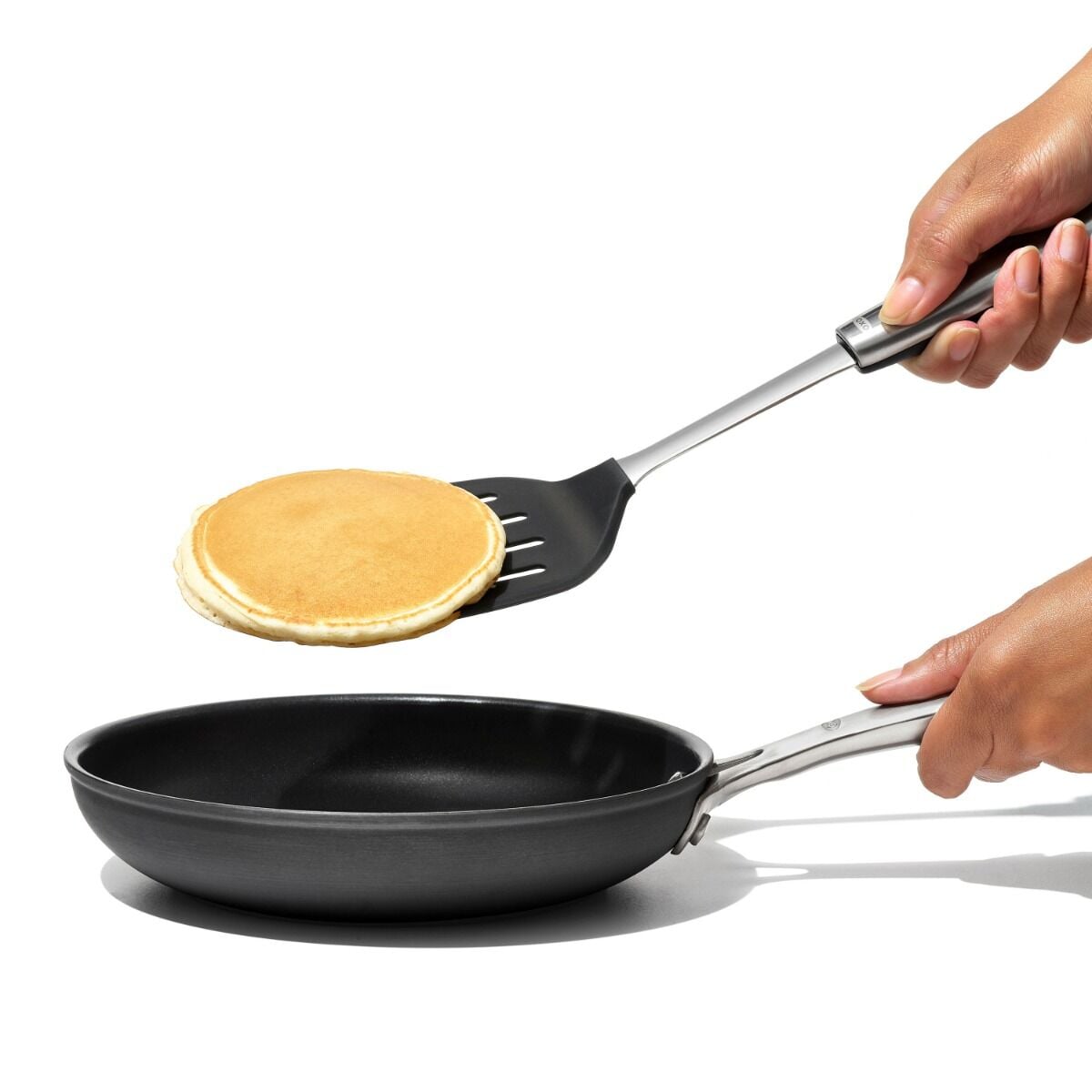 oxo-steel-silicone-flexible-turner-p2 stl_3120800_092120_8_rgb.jpg