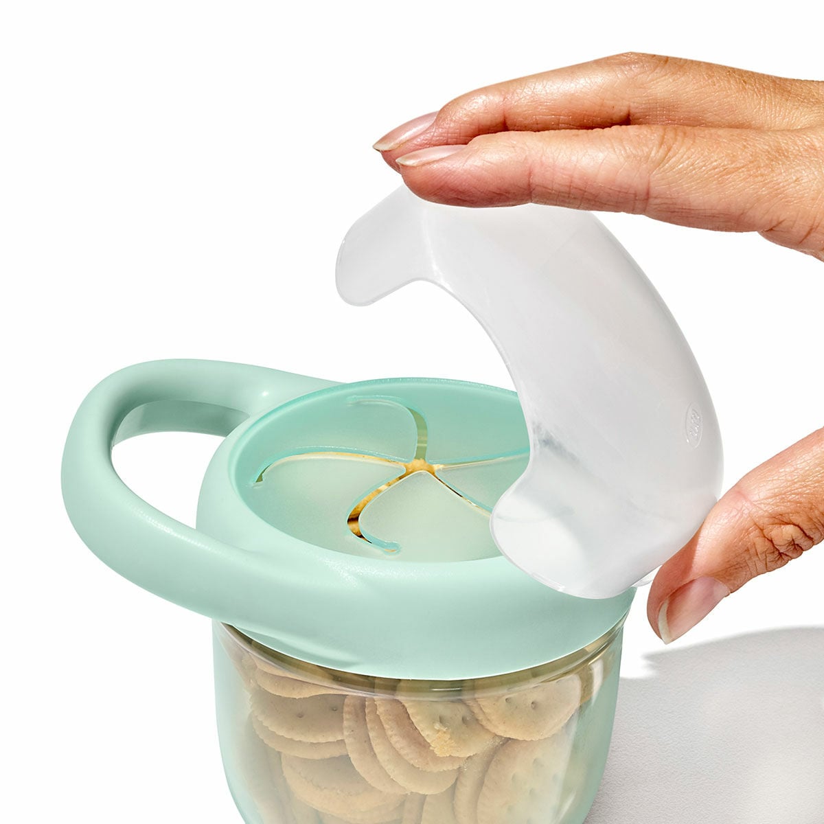tot-snack-cup-with-lid-2-pack-p4 tot_61167200_snackcupwlid-opalblossom_05.jpg