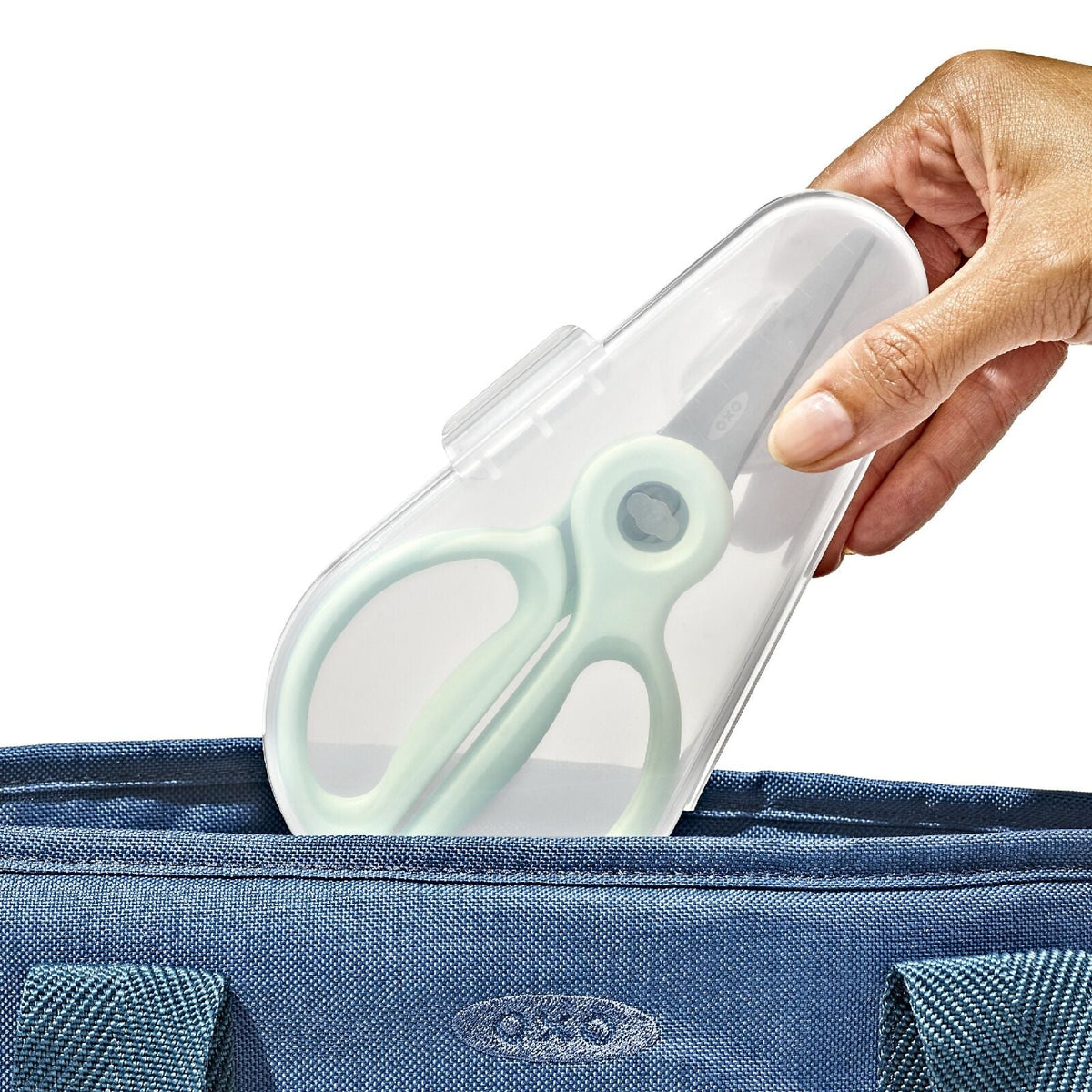 on-the-go-food-scissors-with-case-k7 tot_61176600_baby-food-scissors-opal_pdp_03.jpeg