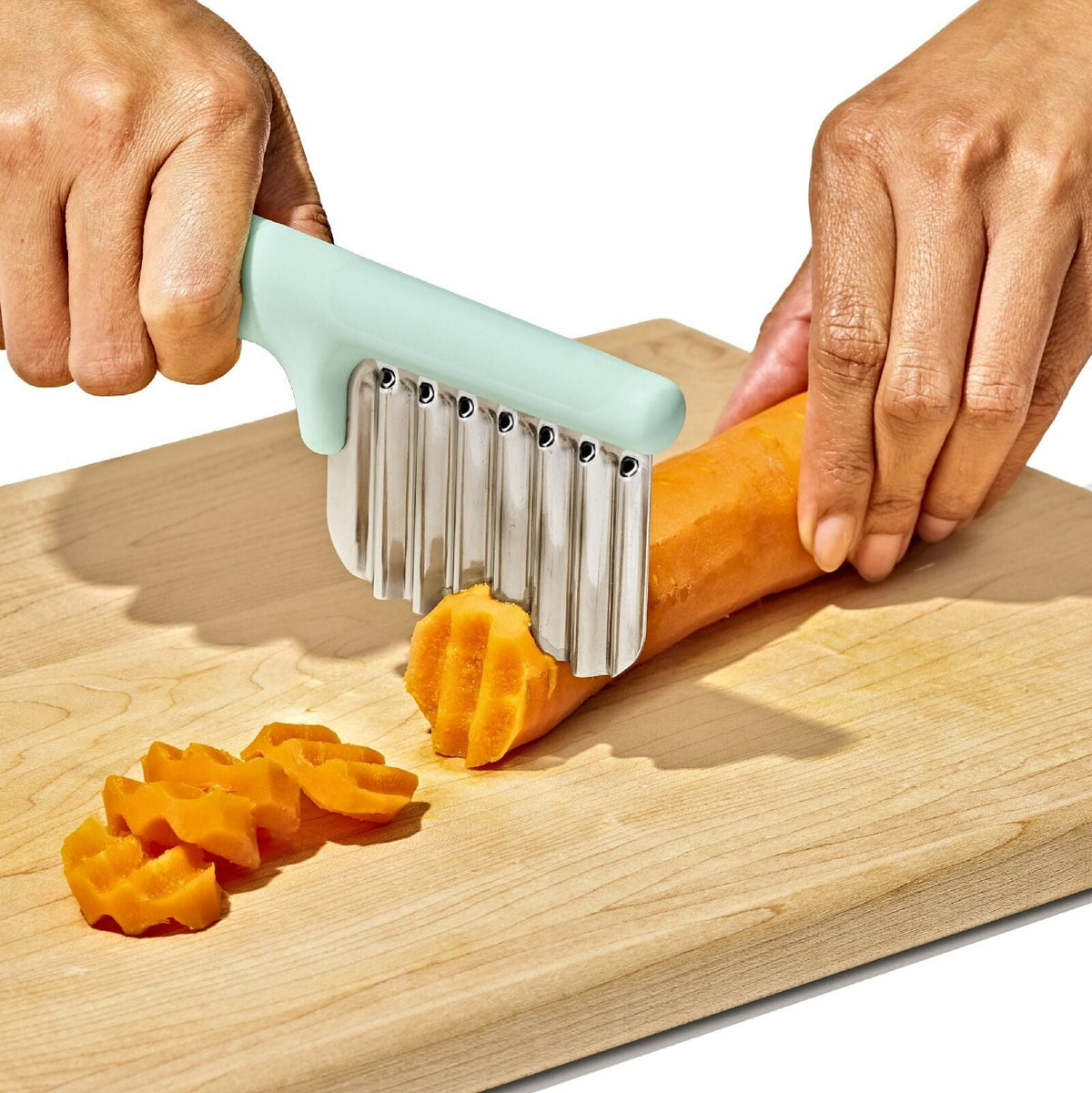 cut-and-prep-set-3-piece-h1 tot_61176700_baby-food-prep-set_pdp_02.jpeg