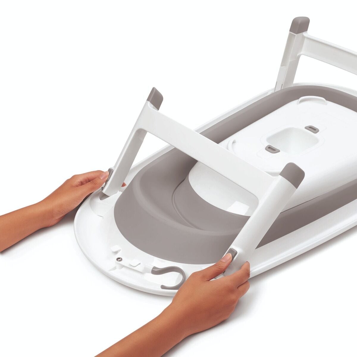 splash-and-store-bathtub-d8 tot_63142700_4a.jpg