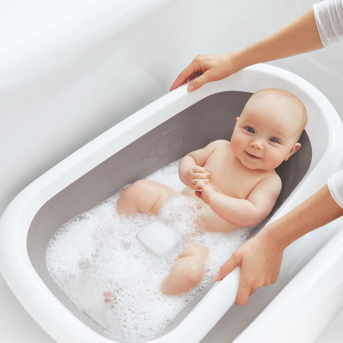 splash-and-store-bathtub-d8 tot_63142700_4g.jpg