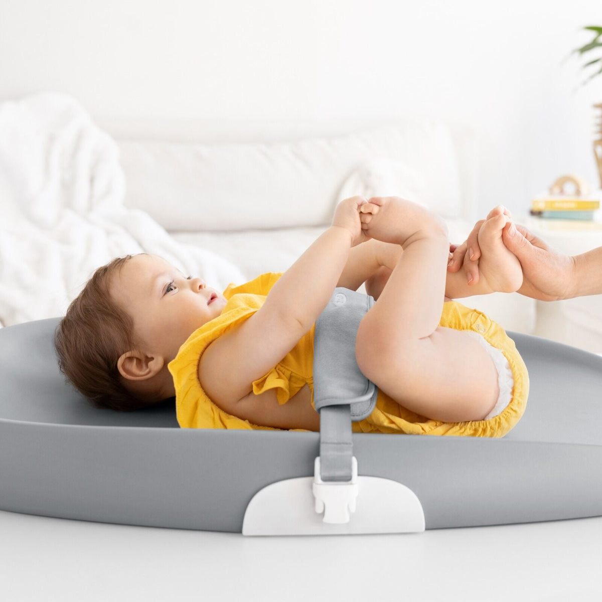 tot-changing-pad-gray-j7 tot_63154800_changingpad_pdp_02.jpg