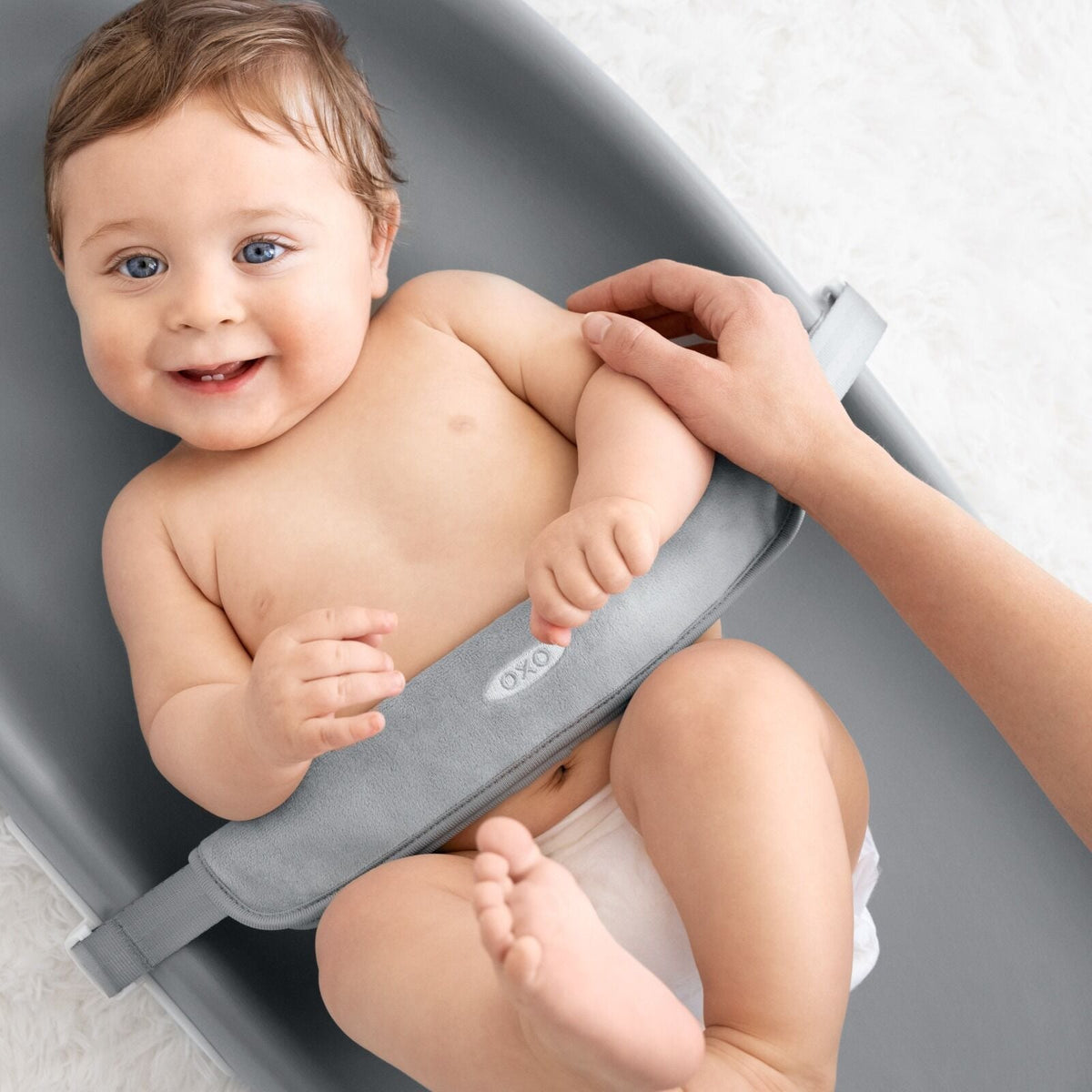 tot-changing-pad-gray-j7 tot_63154800_changingpad_pdp_05.jpg
