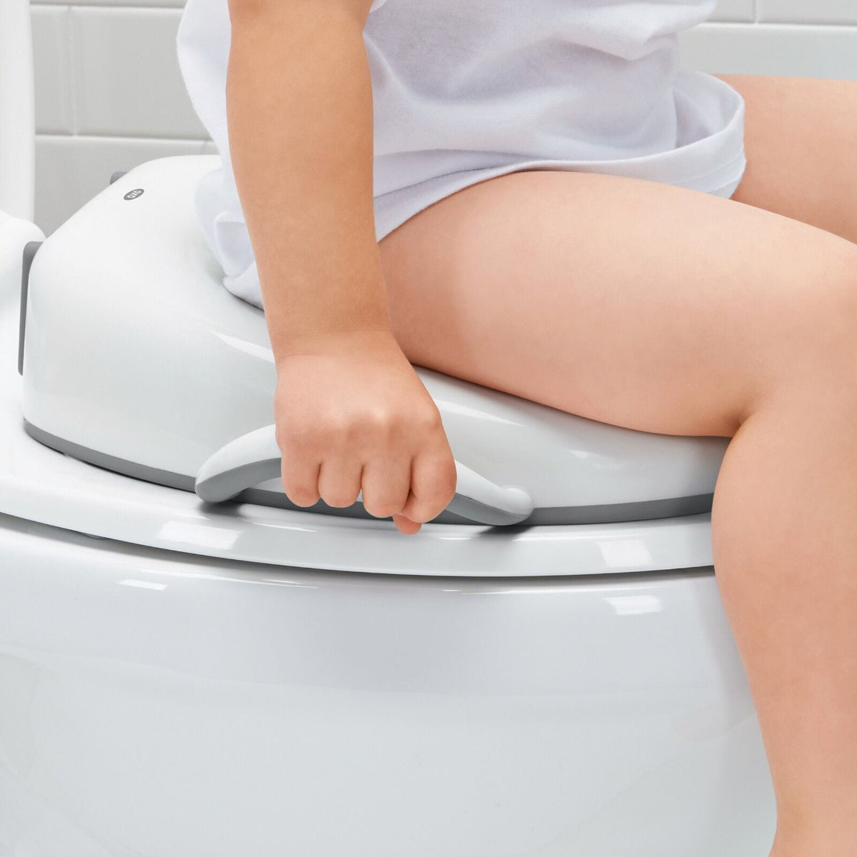 sit-right-potty-seat-gray-q0 tot_6315900_sitrightpottygray_pdp_04.jpg