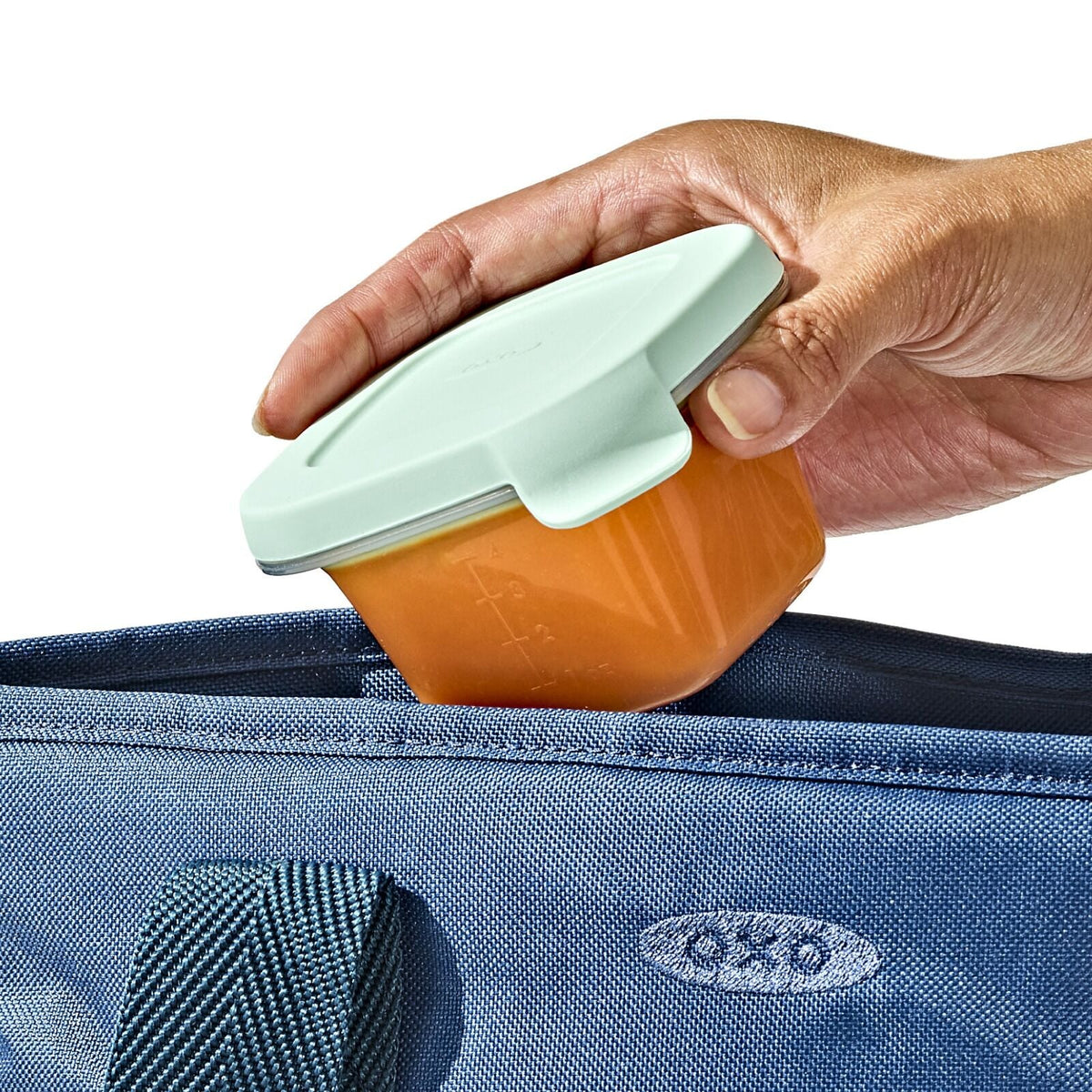silicone-baby-blocks-food-storage-containers-4-oz-opal-j8 tot_silicone-baby-blocks-4oz_opal_pdp_04_1.jpeg
